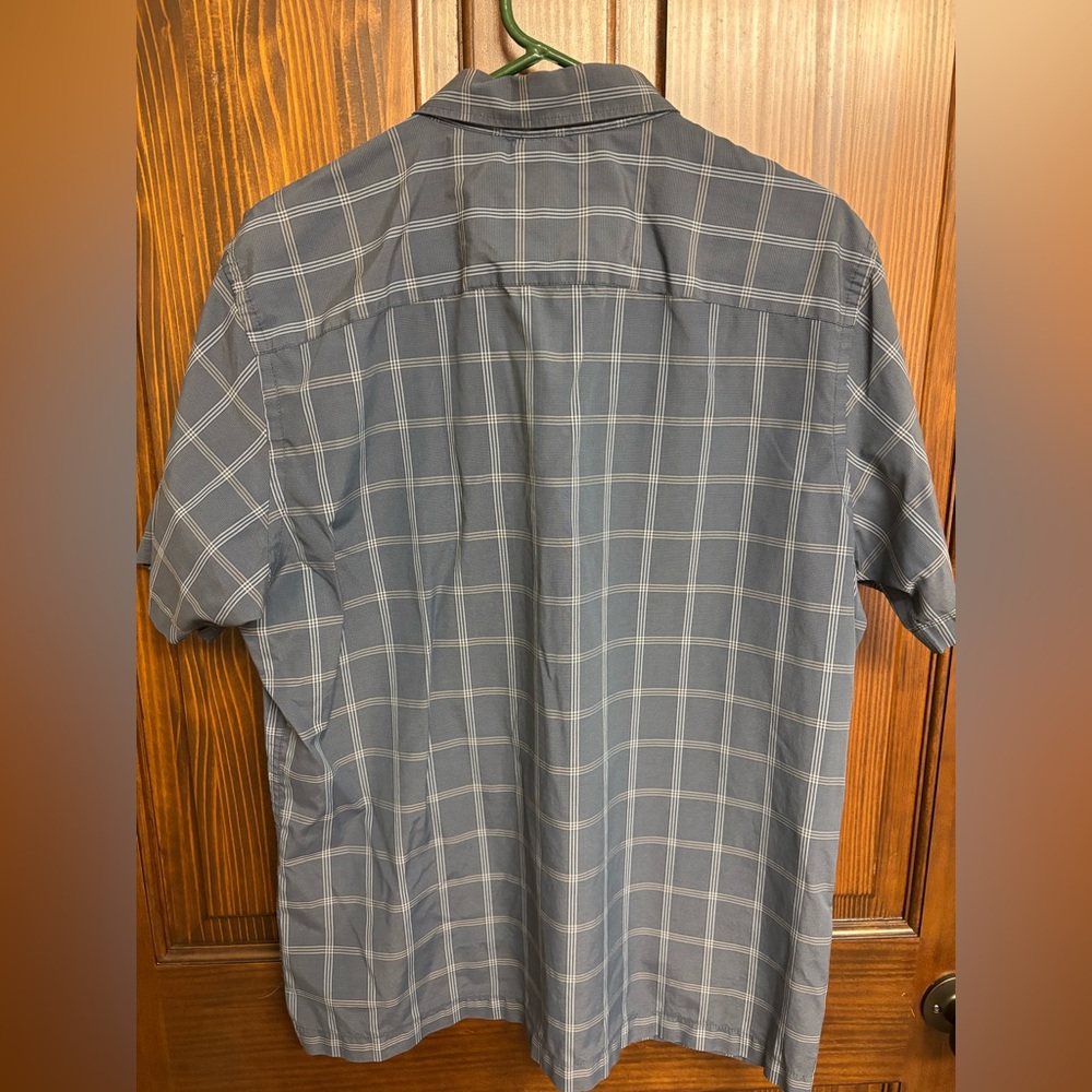 Van Heusen Traveller SS Shirts (3) - 16/16.5, Blue, Dk Blue, Gray - Cotton/Poly - Picture 13 of 13